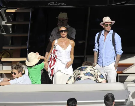 FOTO: Liburan Keluarga Beckham di Prancis, Harper Lucu Banget!