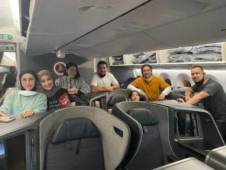 Foto Liburan Kompak Sultan Djorghi, Pasha Ungu dan Umar Lubis Bareng Istri ke Turki, Rombongan Sahabat!