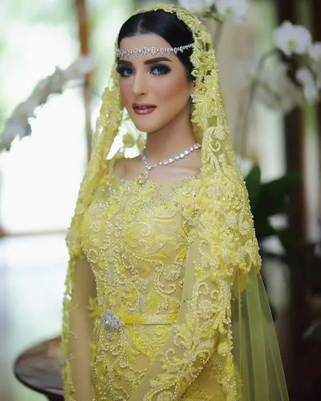 Foto Makeup Dan Kebaya Pernikahan Tasya Farasya Yellow Queen Kapanlagi Com