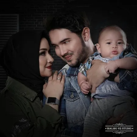 Foto Manis Pemotretan Aryani Fitriana Donny Michael Sang Anak Kapanlagi Com
