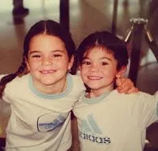 FOTO: Masa Kecil Seleb Saat Tanggal Gigi, Makin Cute Bikin Gemas!