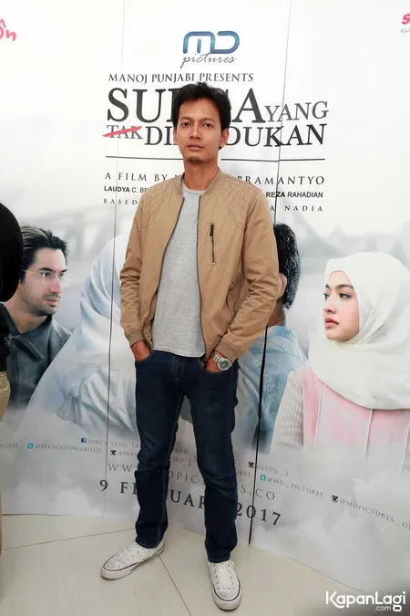 FOTO: Meet and Greet SYTD 2, Fedi Nuril Dikerumuni Para Penggemar