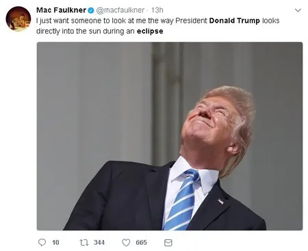 Foto Meme Lucu Donald Trump Saat Gerhana Matahari Bikin Ngakak Kapanlagi Com
