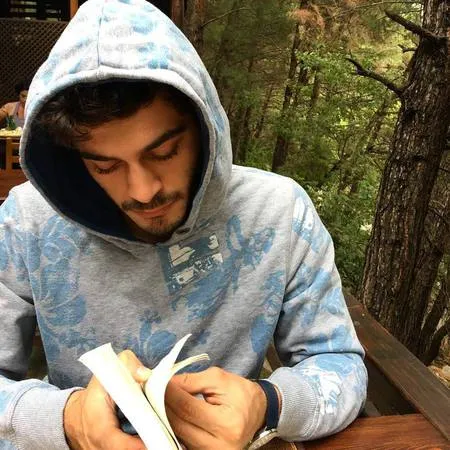 Foto Model Turki Ini Disebut Sebut Mirip Zayn Malik Setuju Kapanlagi Com