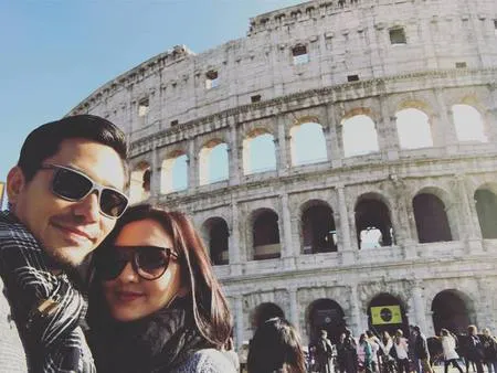 Foto Momen Liburan Mesra Darius Sinathrya Donna Agnesia Di Roma Kapanlagi Com