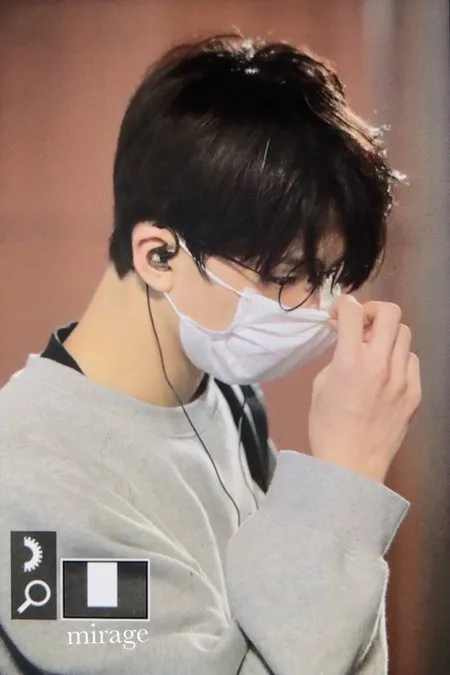 Foto Nct Dream Di Bandara Soekarno Hatta Saat Tinggalkan Indonesia Cowok Cowok Yang Kelelahan Aja Tetep Ganteng Kapanlagi Com