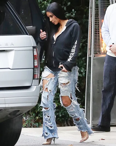 Tampil Bak Bunda Maria Kim Kardashian Dihujat Habis  Tampil Bak Bunda Maria Kim Kardashian Dihujat Habis