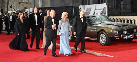 Foto Pangeran Charles dan Istri di Premier Film James Bond 'NO TIME TO DIE', Camilla Parker Bowles Nggak Kalah Anggun dari Kate Middleton