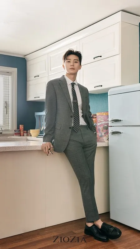 Foto Park Seo Joon Bergaya Ala CEO yang Sedang Work From Home, Seakan Bisa Dimiliki