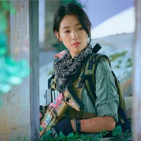 Foto Park Shin Hye di Drama 'SISYPHUS: THE MYTH', Tampil Beda Jadi Prajurit Tangguh dari Masa Depan