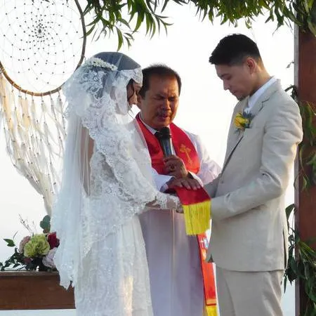Foto Pemberkatan Nikah Anneke Jody Spencer Jeremiah Romantis Kapanlagi Com