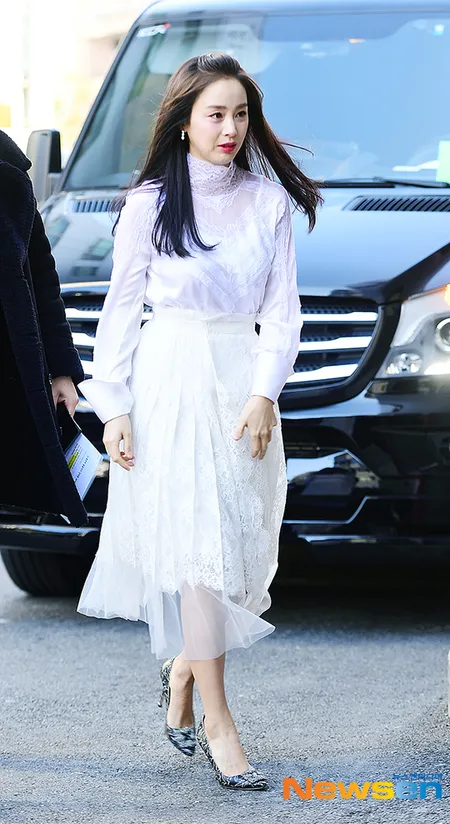 Foto Penampilan Perdana Kim Tae Hee Setelah Melahirkan Keriputnya Jadi Pembicaraan Kapanlagi Com