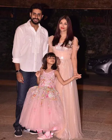 Foto Perayaan Ultah Aaradhya Bachchan Seru Bertema Princess Kapanlagi Com Aishwarya rai bachchan latest pics. perayaan ultah aaradhya bachchan seru