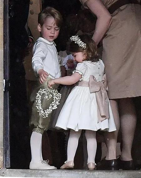 Foto Pernikahan Pippa Middleton Ciuman Mesra Penuh Anak Kecil Kapanlagi Com