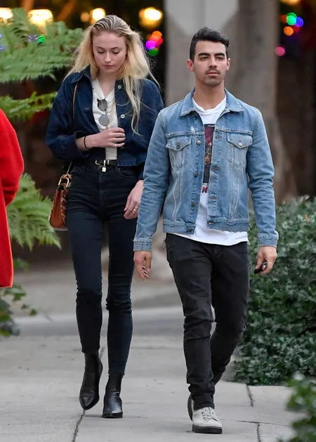 Foto Pesona Cantik Sophie Turner Yang Lumpuhkan Hati Joe Jonas Kapanlagi Com