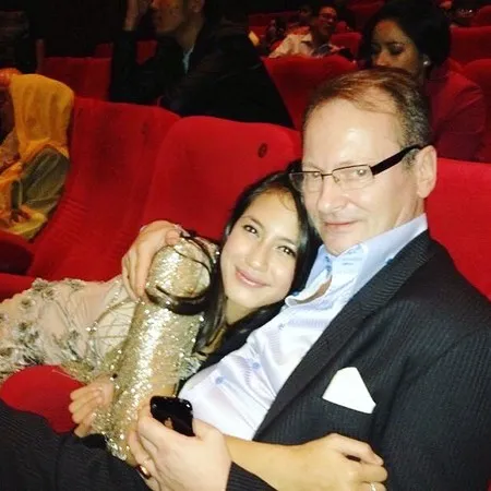 Foto Pevita Pearce Mengenang Kebersamaan dengan Mendiang Ayah, Percaya Akan Selalu Diawasi dari Atas