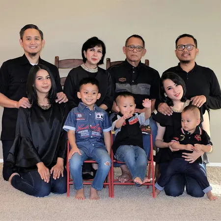Foto Pilu Kenangan Citra Kharisma Orangtuanya Semasa Hidup Kapanlagi Com