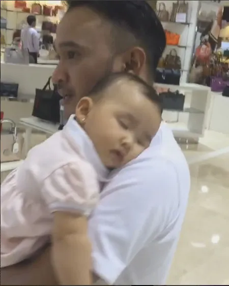 Foto Pose Tidur Ala Bayi Bayi Selebritis Top Lucu Gemas Kapanlagi Com