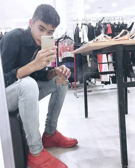 Foto Potret Akrab Devano Danendra Bersama Iis Dahlia Keluarga Kapanlagi Com