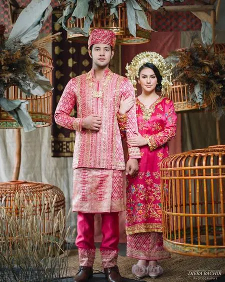 Foto Prewed Ammar Zoni Irish Bella Serasi Dengan Adat Minang Kapanlagi Com