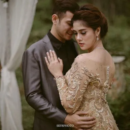 Foto Prewedding Rifky Balweel Biby Alraen Mesra Di Hutan Pinus Kapanlagi Com Foto Prewedding Rifky Balweel Biby Alraen Mesra Di Hutan Pinus Kapanlagi Com