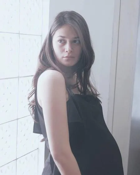 Foto Sabai Morscheck Istri Ringgo Cantik Bening Sebelum Lahiran Kapanlagi Com