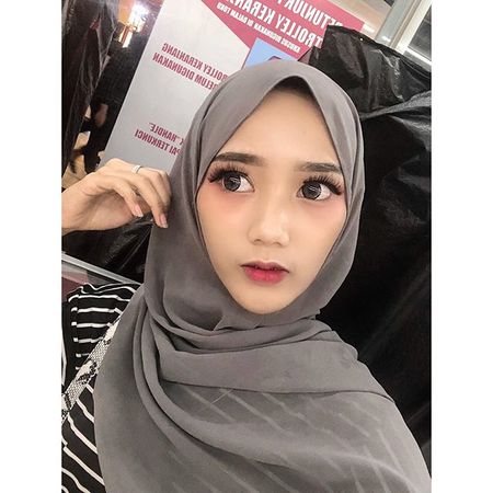 Foto Sarah Sheila Istri Penyanyi Tegar Imut Banget Meski Lebih Tua 5 Tahun Dari Suami Kapanlagi Com