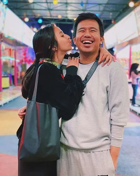 Foto Selfie Candid Romantis Kemesraan Joshua Clairine Clay Yang Bikin Baper Kapanlagi Com