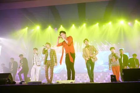 Foto: SHINee Konser di Jakarta, Ganteng dan Bikin Shawol Happy