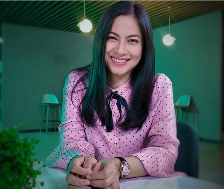 Foto Shirley Margaretha Si Ibu Nawang Di Sinetron Putri Untuk Pangeran Cantiknya Awet Dari Tahun 2000 Kapanlagi Com