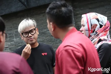 FOTO Soal Pertengkaran Farhat Abbas & Vicky, Uya Kuya Buka Suara!