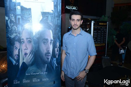 Foto Syuting Film Di Arab Saudi Fachri Albar Sempat Ibadah Umroh Kapanlagi Com