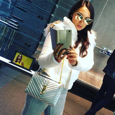 Foto Tata Mantan Istri Tommy Soeharto Yang Makin Cantik Awet Muda Kapanlagi Com