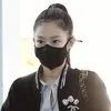 Foto Terbaru Jennie BLACKPINK Menuju Paris, di Bandara Pakai Jaket Chanel Lalu Ganti Baju Santai di Pesawat