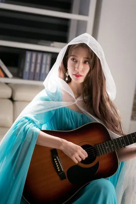 Get Wallpaper Foto Transformasi Park Shin Hye Jadi Karakter Game Di Alhambra For Free