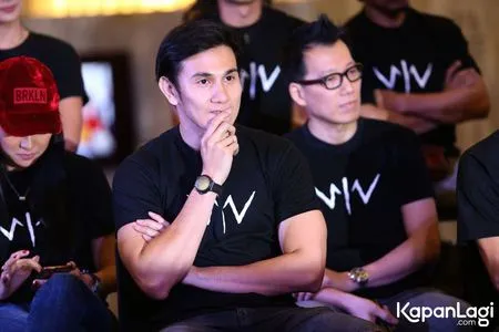 FOTO Vino G Bastian - Sherina Akan Bintangi Film WIRO SABLENG 212