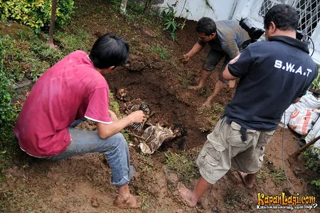 Foto Foto Behind The Scene Film Rumah Bekas Kuburan Kapanlagi Com