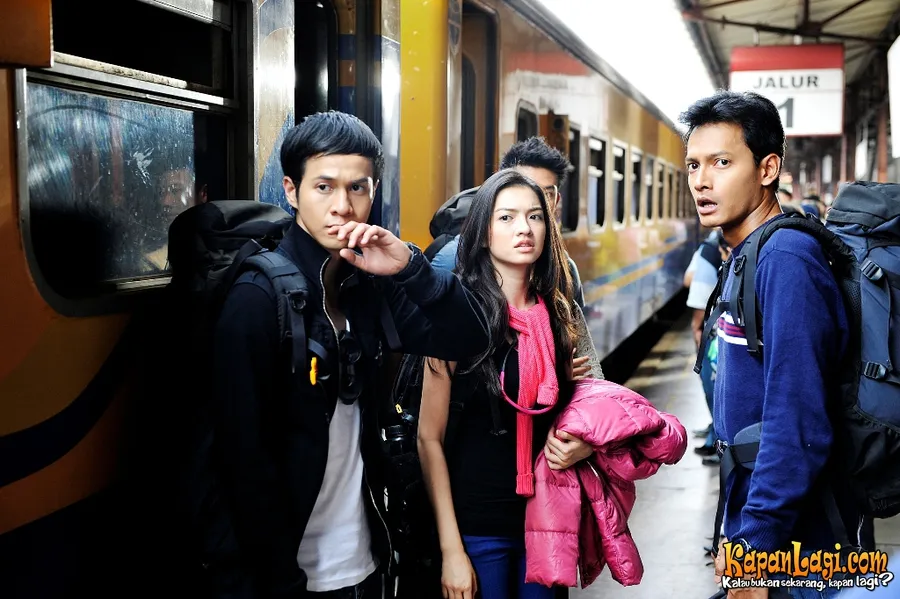 5 CM, Film fenomenal tahun ini