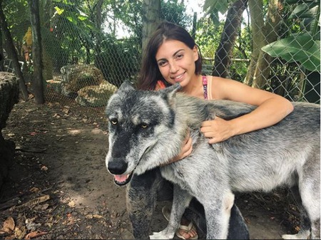 Gabby Nikolle Cewek Cantik Yang Hobi Main Dengan Binatang Buas M Kapanlagi Com