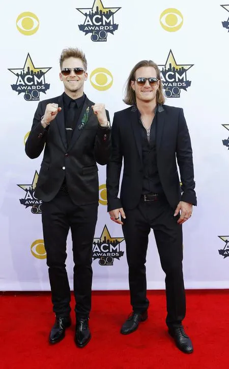 Galeri Red Carpet Academy of Country Music Awards, Kece Badai!