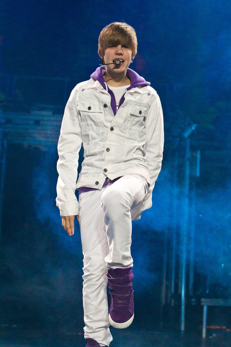  Gaya  Gaya  Rambut  Justin  Bieber  Di Panggung Pujian Atau 