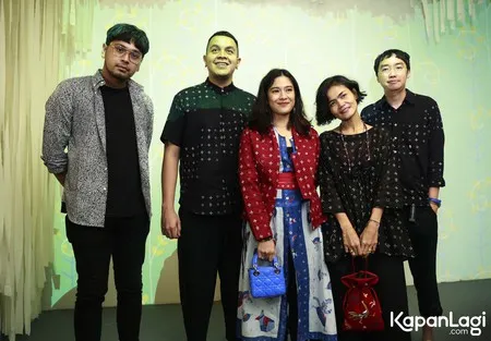 Gaya Kece Dian Sastro - Petra di Opening Pameran Seni 'Timun Mas'