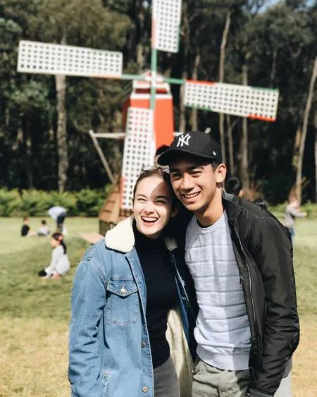 Gaya Pacaran Smart Ala Chelsea Islan Tatjana Dan Maudy Ayunda Kapanlagi Com