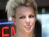 Gaya Tak Biasa Britney Di Jalanan