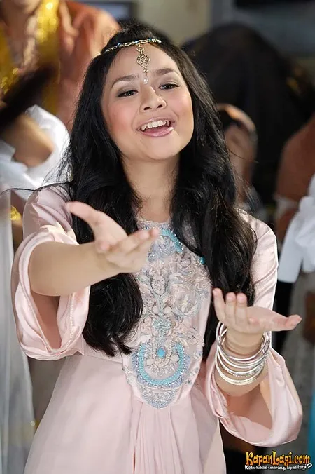 Gita Gutawa Di Gedung Kartaniaga Jakarta Barat : Putri 