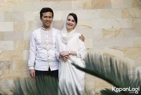 Hangat Dan Meriahnya Lebaran Ala Emil Dardak Arumi Bachsin Kapanlagi Com