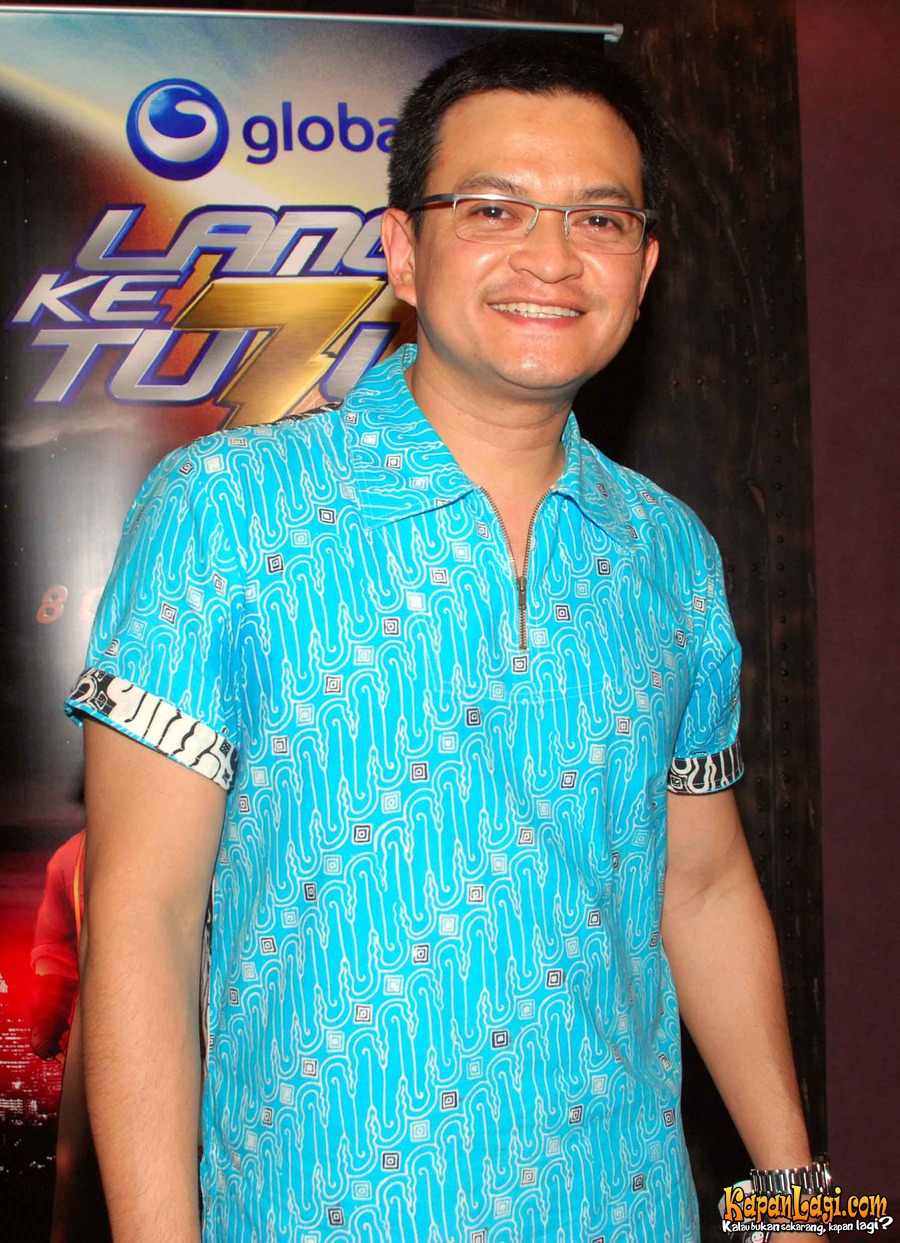 Piyu Padi  10 Selebriti Indonesia dan Cerita Batik Versi 