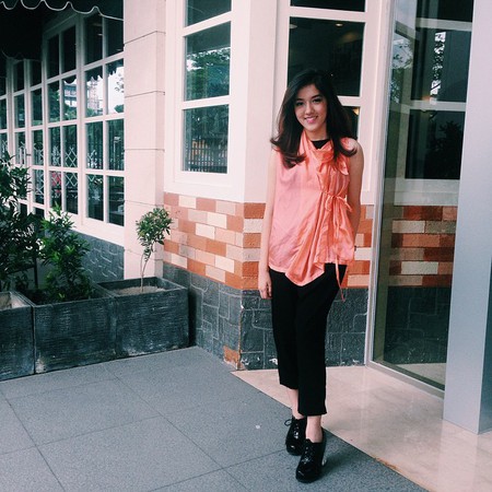 Ify Alyssa Cucu Mak Lampir Yang Imut Jago Bikin Ootd Kece Kapanlagi Com