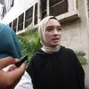 Inara Rusli Bantah Rumor Hamil, Kuasa Hukum: Sakit Otot Perut