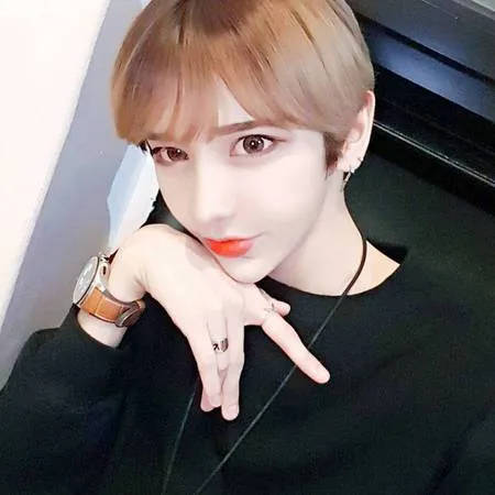 Ingin Wajah Seperti Hasil Photoshop Cowok Korea Ini Rela Oplas Kapanlagi Com